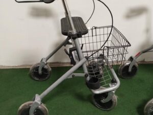 Repasované chodítko s košíkem, výškově nastavitelný - Image 12