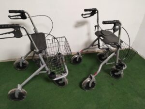 Repasované chodítko s košíkem, výškově nastavitelný - Image 10