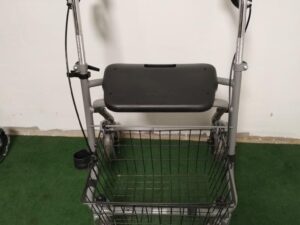 Repasované chodítko s košíkem, výškově nastavitelný - Image 4