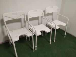 Repasovaná sprchovací židle výškově nastavitelná - šíře sedu 47 cm - Image 3