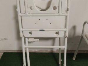 Repasovaná sprchovací židle výškově nastavitelná - šíře sedu 47 cm - Image 9